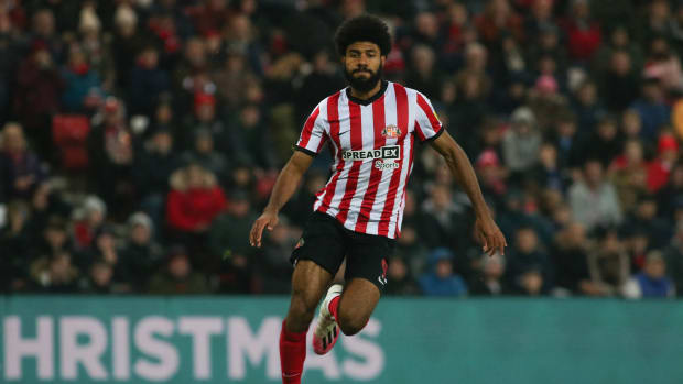 Ellis Simms on the ball for Sunderland